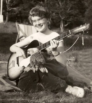 aud  var Gjermunds kusine, spillegald talent med gitar (2)