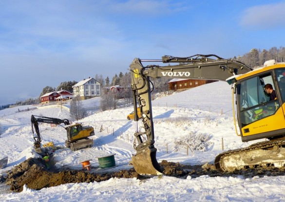 Geraving på jordene ved Atnbrua foto Jo Øvergaard