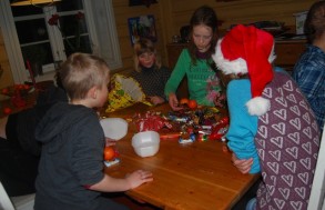 Godteripotten deles  foto Birgitte Løchen