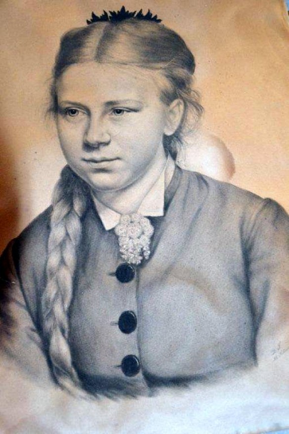 hELENE lØCHEN 18 ÅR
