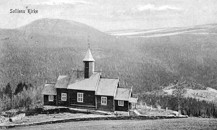 Sollia Kirke. Postkort tatt før 1913.