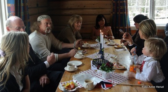 God stemning ved bordet. Foto Anne Herud