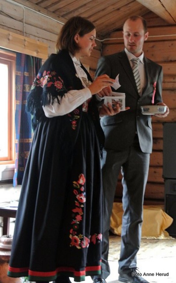 Loddtrekning. Ida og Hans Petter. Foto Anne Herud