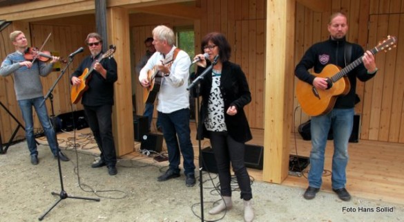 Laila Yrvum band i i sving