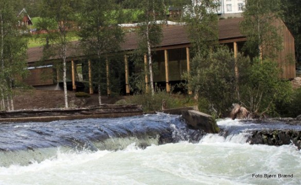 Fossehuset fra Fossen