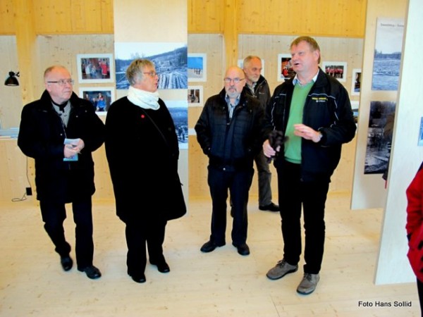 Ordføreren forteller om Nasjonal Turistveg Rondane. Foto Hans Sollid