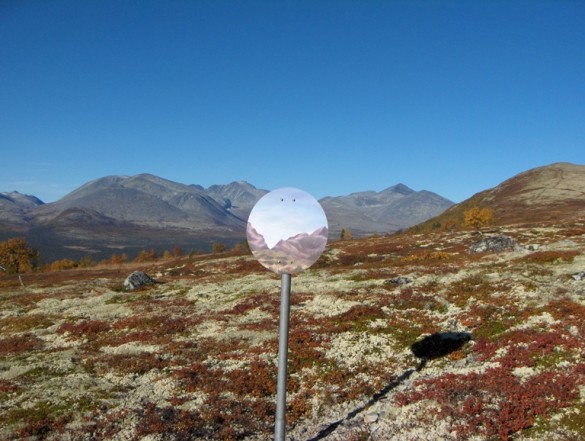 Rondane pluss et speil. Foto Hans Sollid