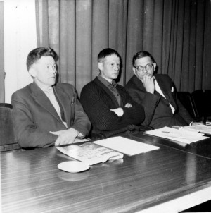 Lars Modal, Syver P. Moen og Hans Kvale i det førstekommunestyremøtet etter sammenslåingen