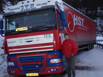 Bilde av vogntog stående fast rv 27 fotosollia.net