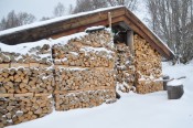 Bilde av vedskålen på Amperhaugen Foto Jo Øvergaard