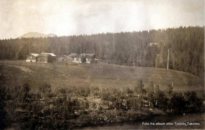 Trøa - 1922. Fot fra album etter Tjodolv Trønnes (1)