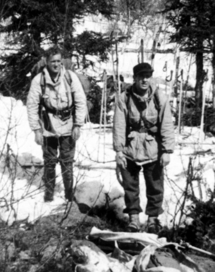 Ola Holen og Kaare Bredesen ved Ruudshytta foto Oddvar Dobloug utlåny sollia.net