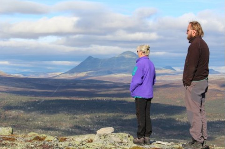 Nyter utsikten med Alvdalssølen i bakgrunnen