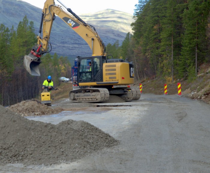 Skifting av stikkrenne sør for Strømbu foto JHo Øvergaard