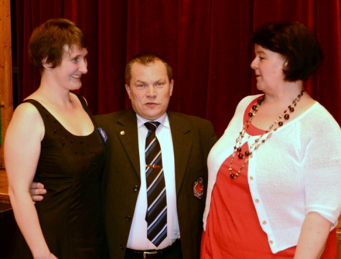 Sarah Nagell, Jan Tore Myrbakken og Wenche Myrvang Tangen dirigerer hvert sitt kor foto JØ
