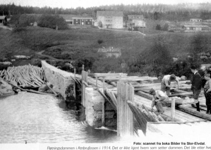 Den første fløtardam fra 1914.