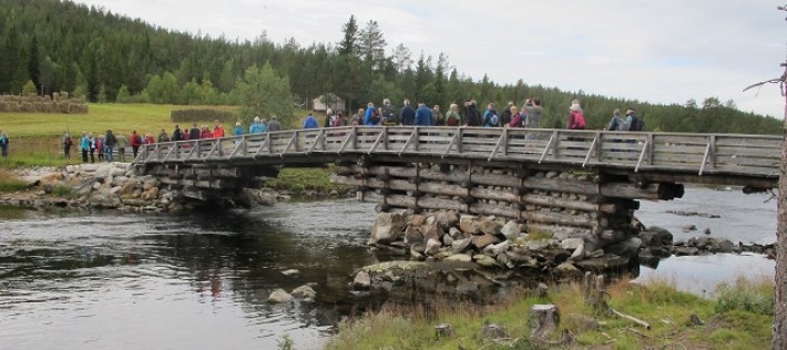 Vandring ovar Finstadbrua