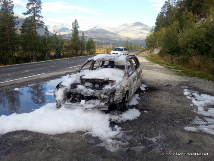 Skummet bil etter bilbrann nordafor Hyrsa.