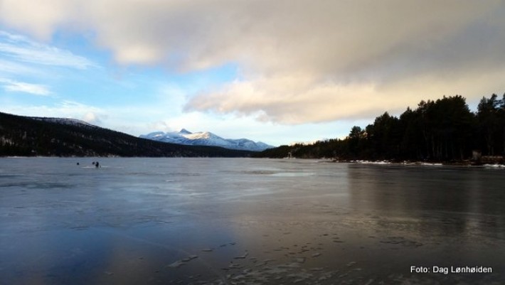 Isfiske på Atnasjøen