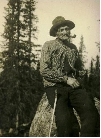 U(kjent snekker på Gammelstu  Øverdalssetra 1913