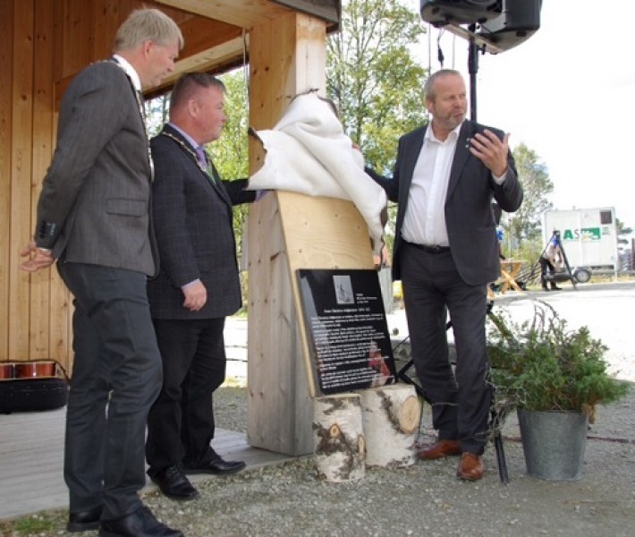 17 0802 Årets minnetavle