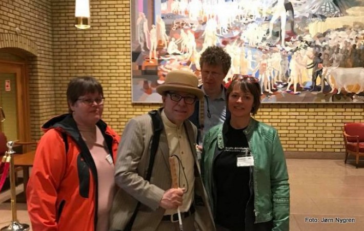 1-18 0418 Mona, Jo, Sverre og Kjersti inne pa stor