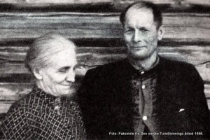 1-15 02202 DNTs årsbok 1956 Øyvnd Anker  bilde av 