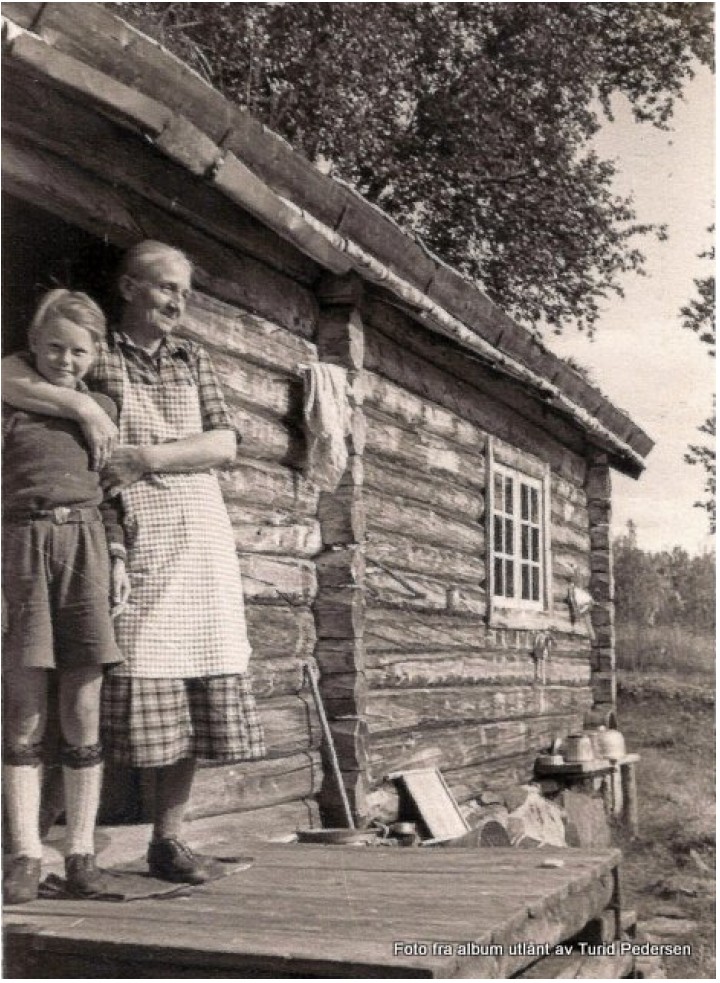 Besøk på setra var populært. Marit og ...