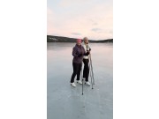 ..men før snøen kom var det skøyteis over hele sjøen