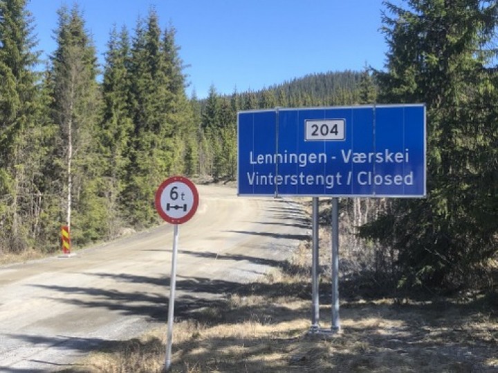 20 0604 Vinterstengt vei - Lenningen -VÃ¦rskei
