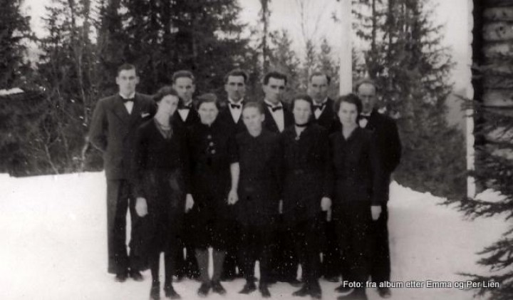 1945 søskenflokken i Søre Lien 1200-001