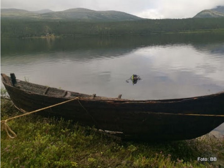 21 0807 båten opp fra sjøen